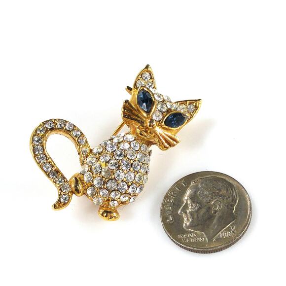 Rhinestone Cat Blue Eyes Brooch, Gold Plated, 1960s Vintage Jewelry - Picture 9 of 10